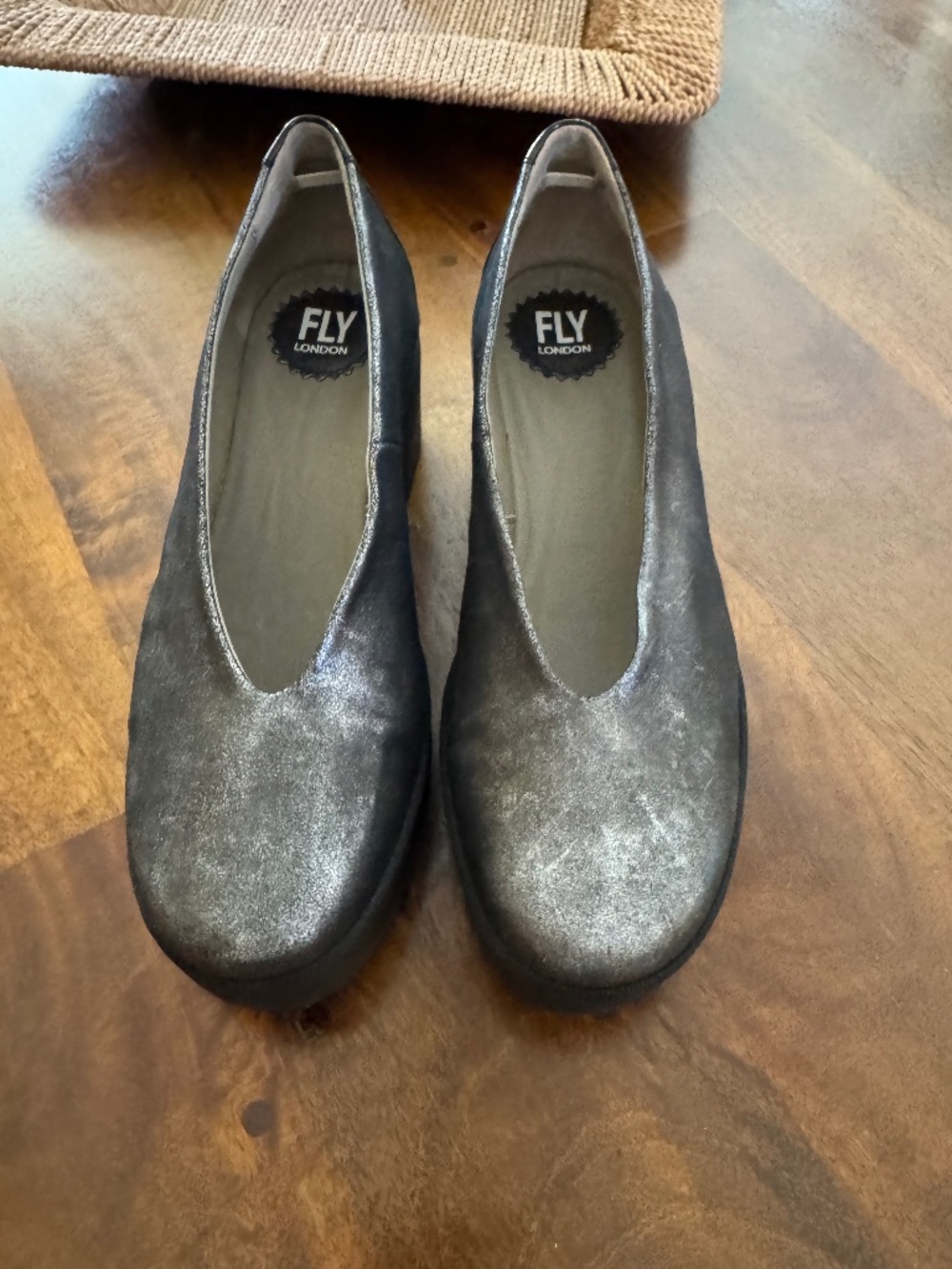 FLY London Beso Gray metallic Leather Wedge sz 8.5. LIKE NEW!